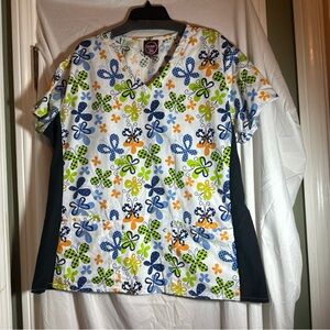 Divine Stretch Blue Butterflies Scrub Top Uniform 3 Pocket Med EUC 2X /Fits As1X